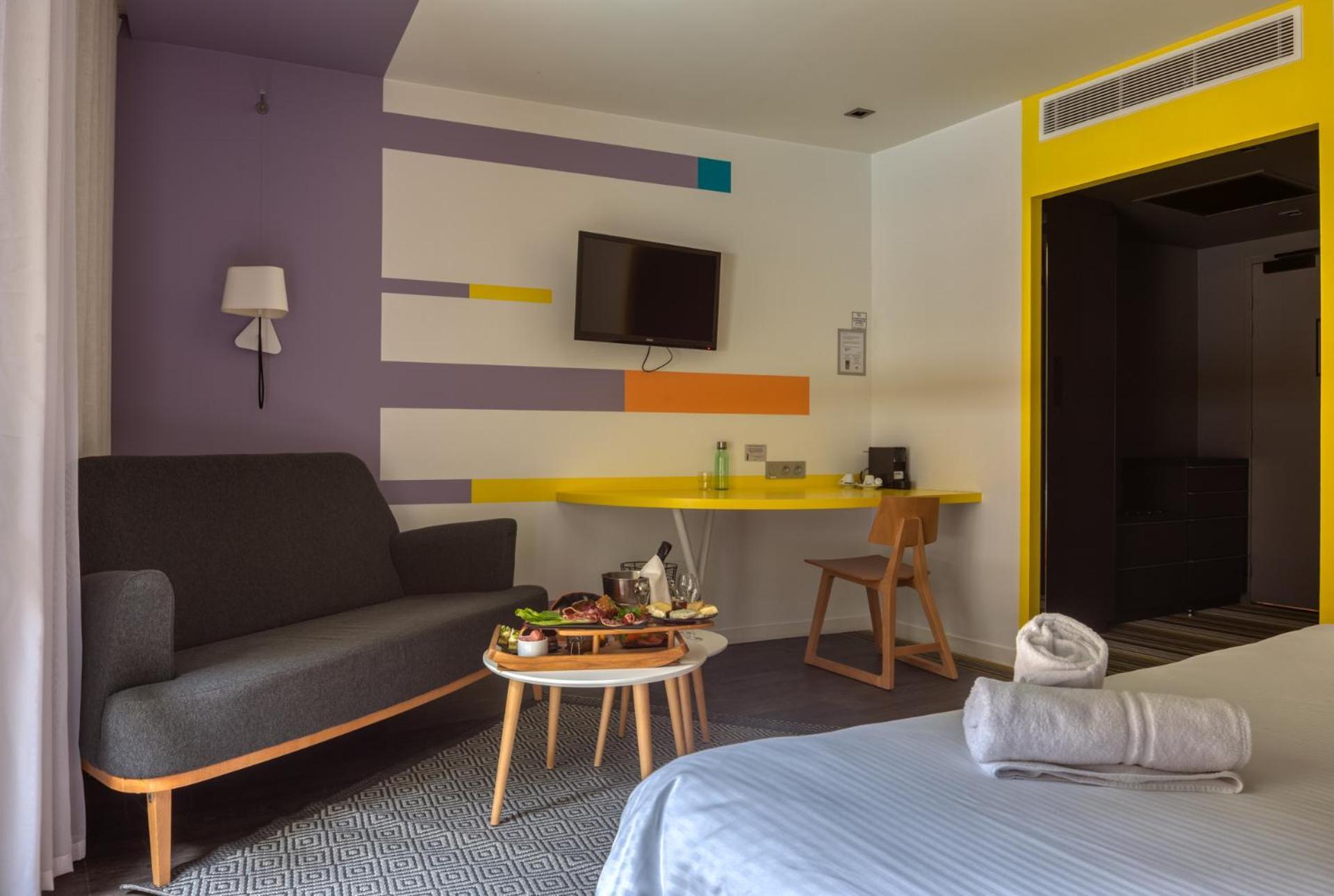 Hotel Logis Domaine Du Moulin Cavier Avrillé